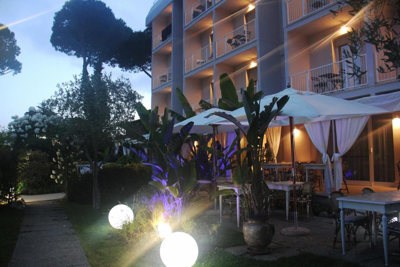 Hotel Bijou ฟอร์เต เดย์ มาร์มี ภายนอก รูปภาพ