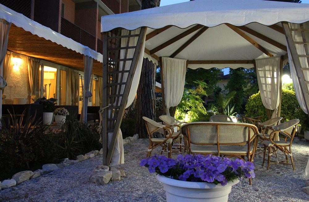 Hotel Bijou ฟอร์เต เดย์ มาร์มี ภายนอก รูปภาพ